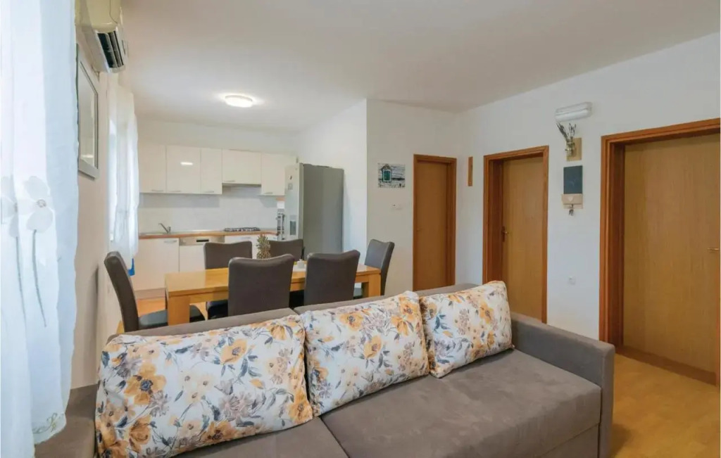 Lovely Home In Vrgorac — 4-Star Luxury Hotel in Vrgorac, Croatia