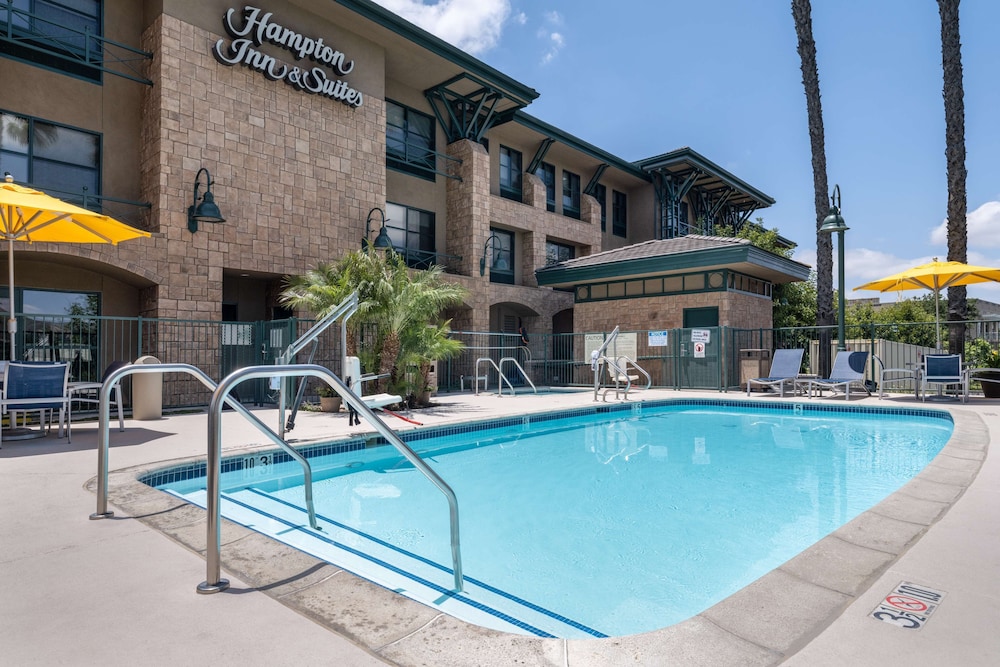 Hampton Inn & Suites Agoura Hills - photo 2