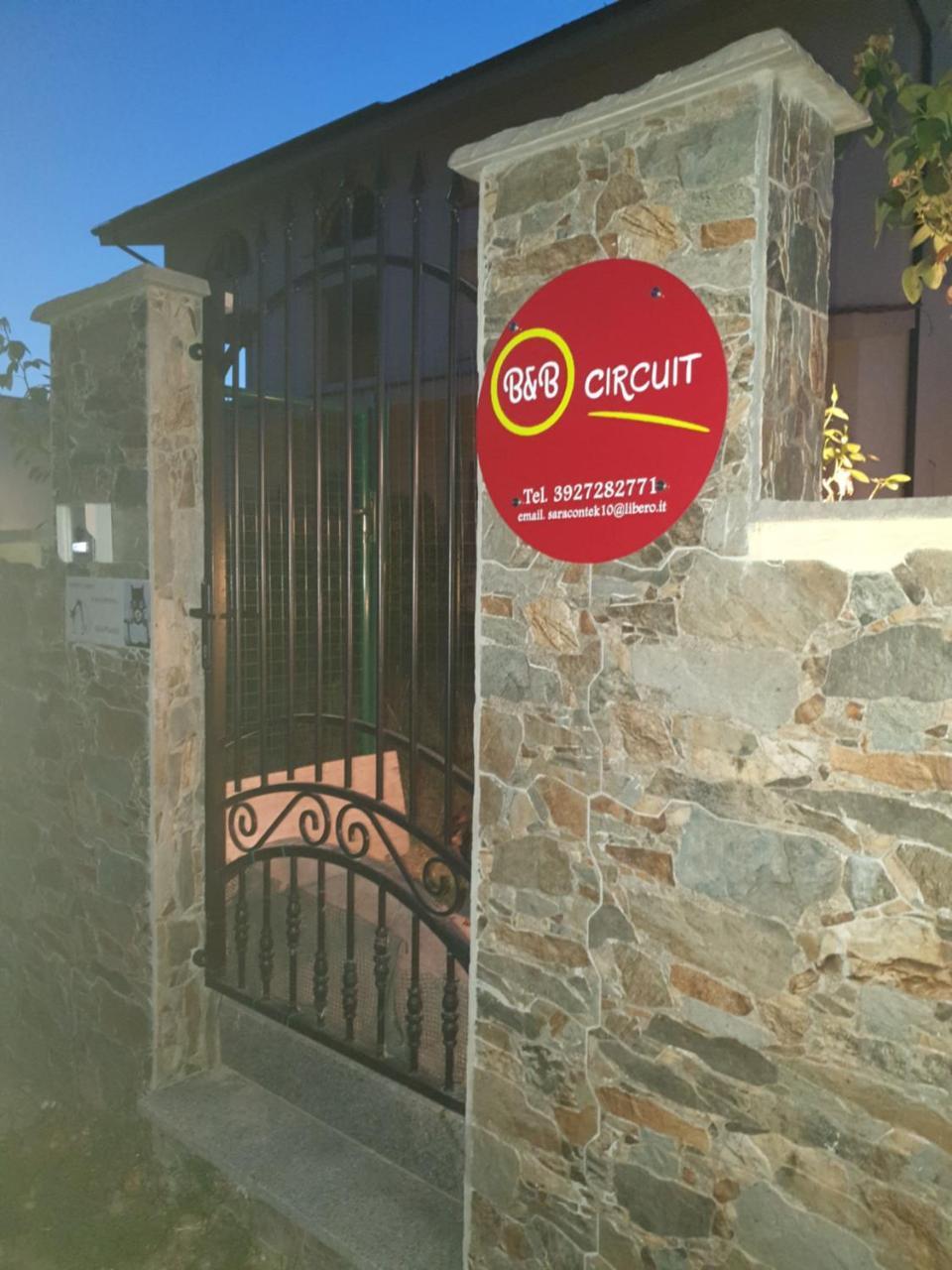 B&B Circuit — 4-Star Luxury Hotel in Borgo San Lorenzo, Italy