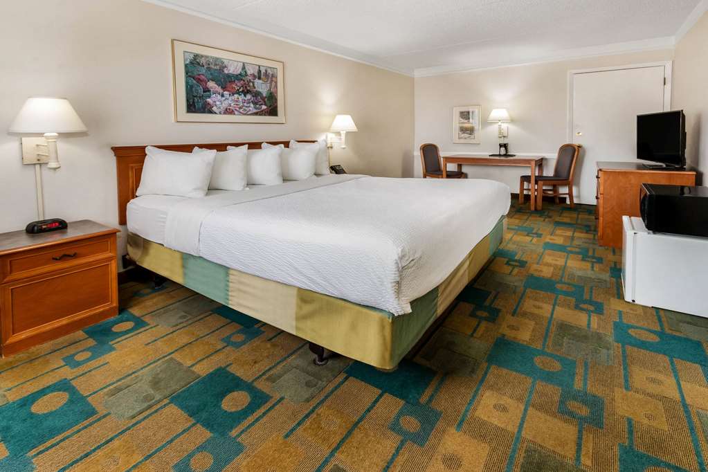 La Quinta Inn by Wyndham Albuquerque Northeast - photo 8