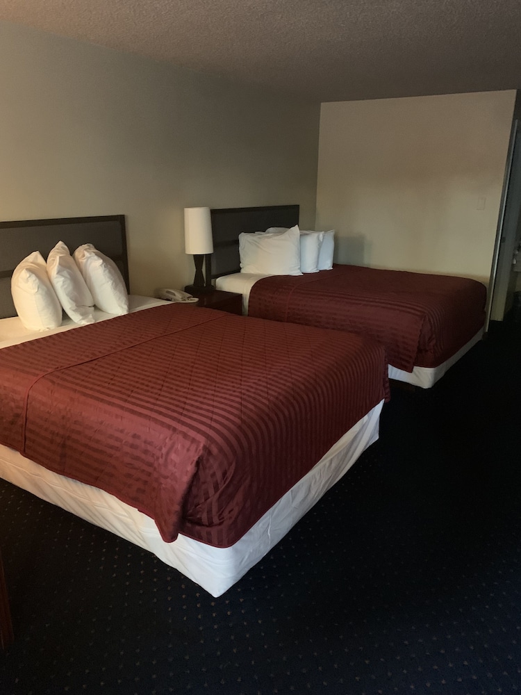 Smokey Point Motor Inn - photo 36