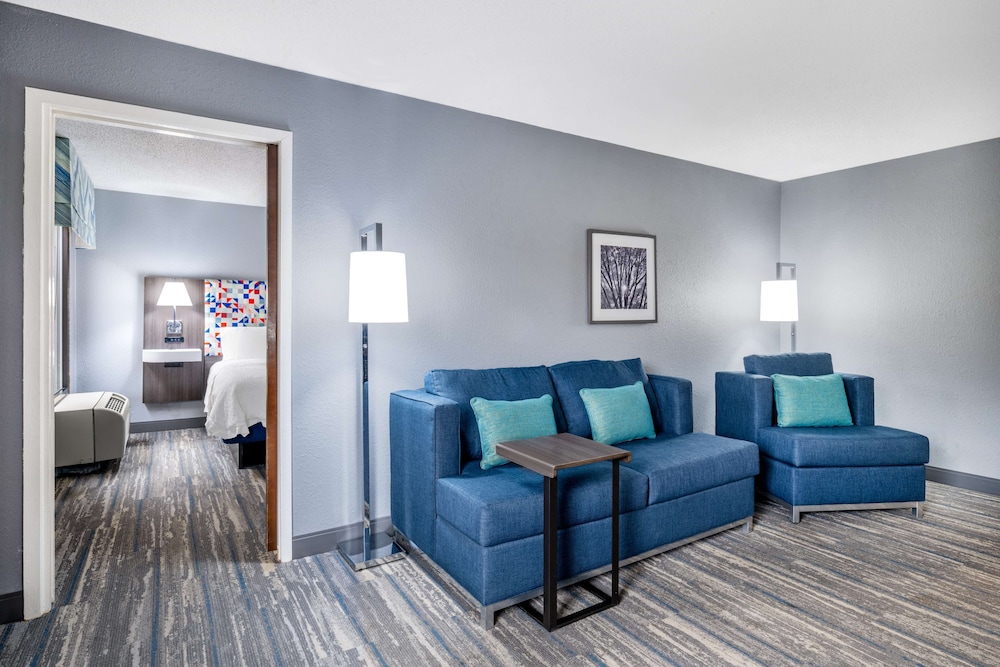 Hampton Inn Sanford - photo 23