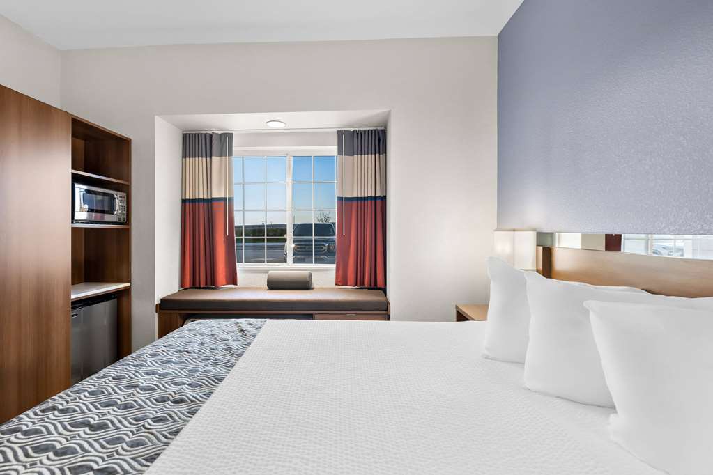 Microtel Inn & Suites by Wyndham Sweetwater - photo 35