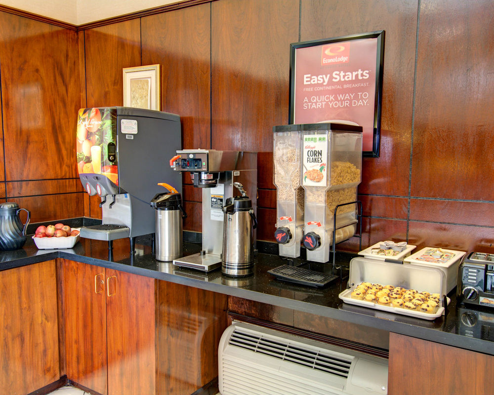 Econo Lodge Takoma Park - photo 6