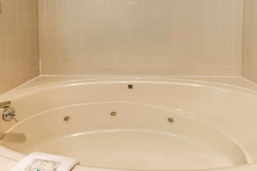Quality Inn & Suites Columbia I 70 - photo 16
