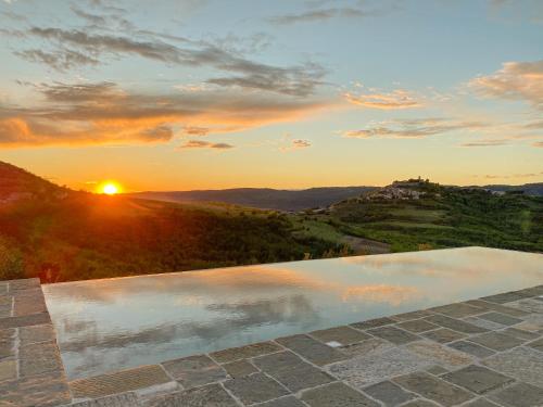 Luxury Estate with 6 Hectares Land Near Hilltop Town Motovun — hotel in Motovun