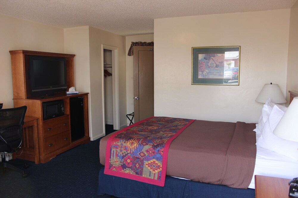 Dixie Palms Motel - photo 12