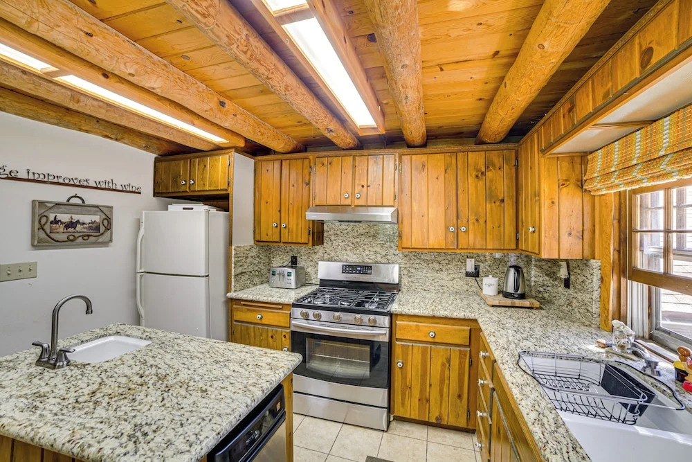 Pine Mountain Club Log Cabin w Resort Amenities - photo 18