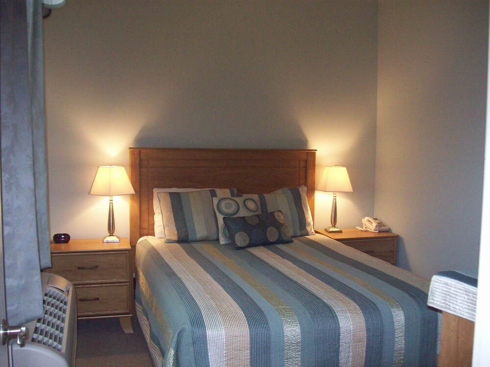 The Colonels Suites Unit 1 - photo 3