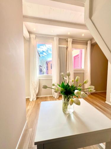 Vanessa Home — 4-Star Luxury Hotel in Burano, Italy