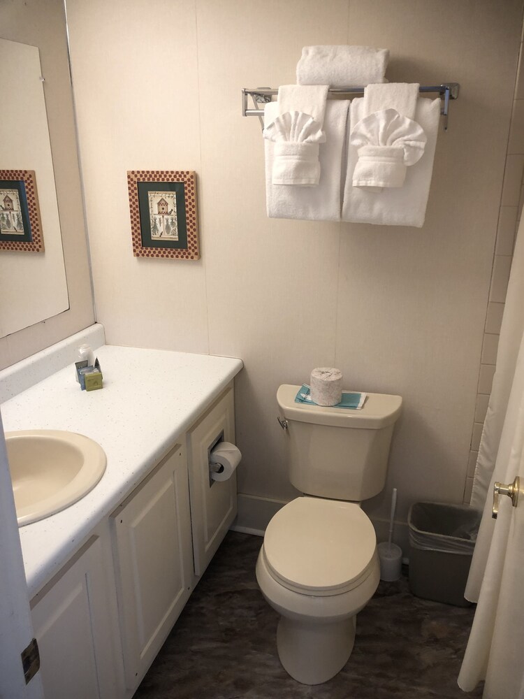 Bluebird Ocean Point Inn - photo 53