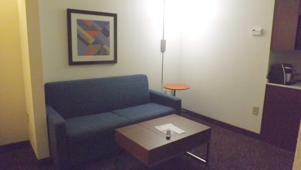 Holiday Inn Express Hotel & Suites Dyersburg by IHG - photo 27
