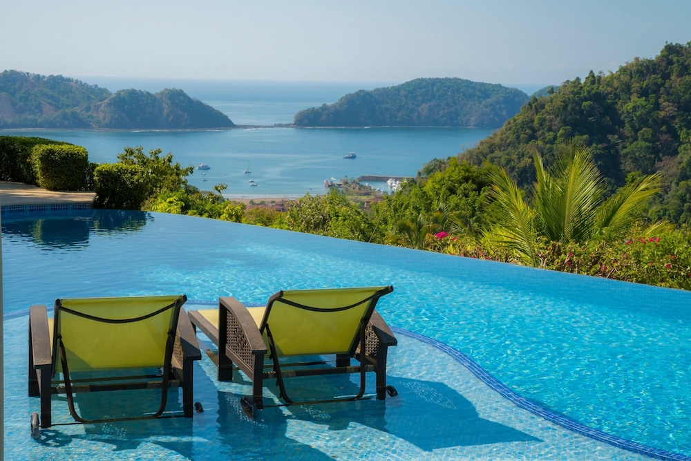 Casa Puesta Del Sol — 4-Star Luxury Hotel in Jaco, Costa Rica