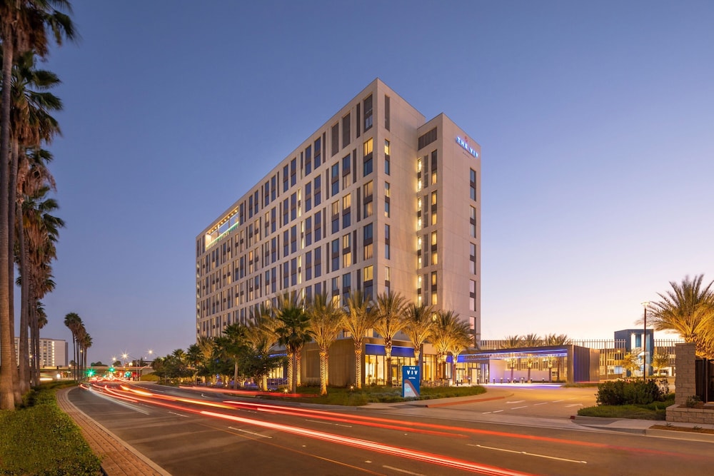 The Viv Hotel Anaheim a Tribute Portfolio Hotel — 4-Star Luxury Hotel in Anaheim, United States
