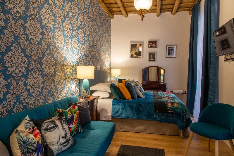 B&B Ventisei Scalini A Trastevere — 4-Star Luxury Hotel in Rome, Italy