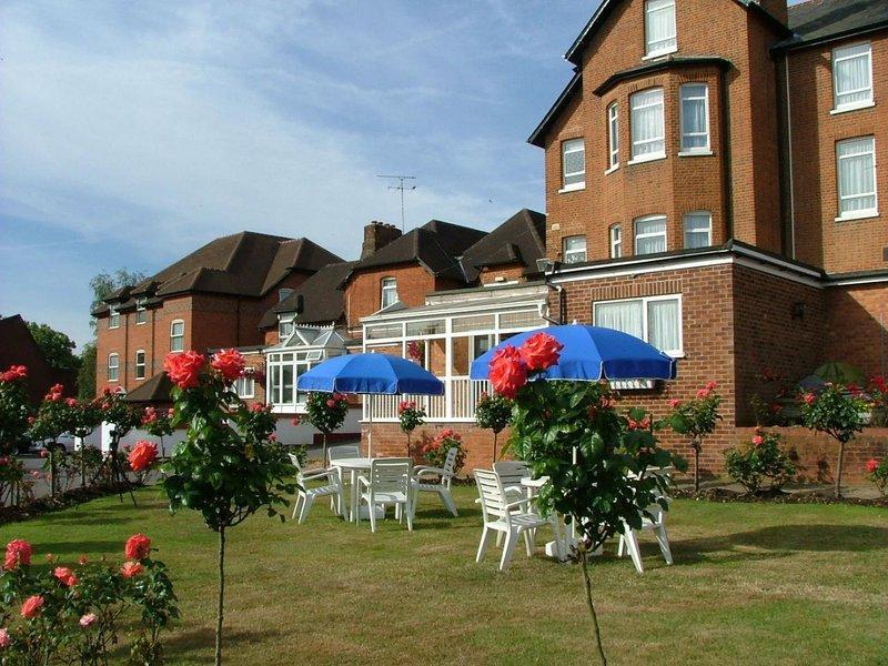 Walton Cottage Hotel Suites — Maidenhead