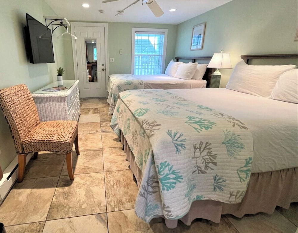 Beach Breeze Inn - photo 10