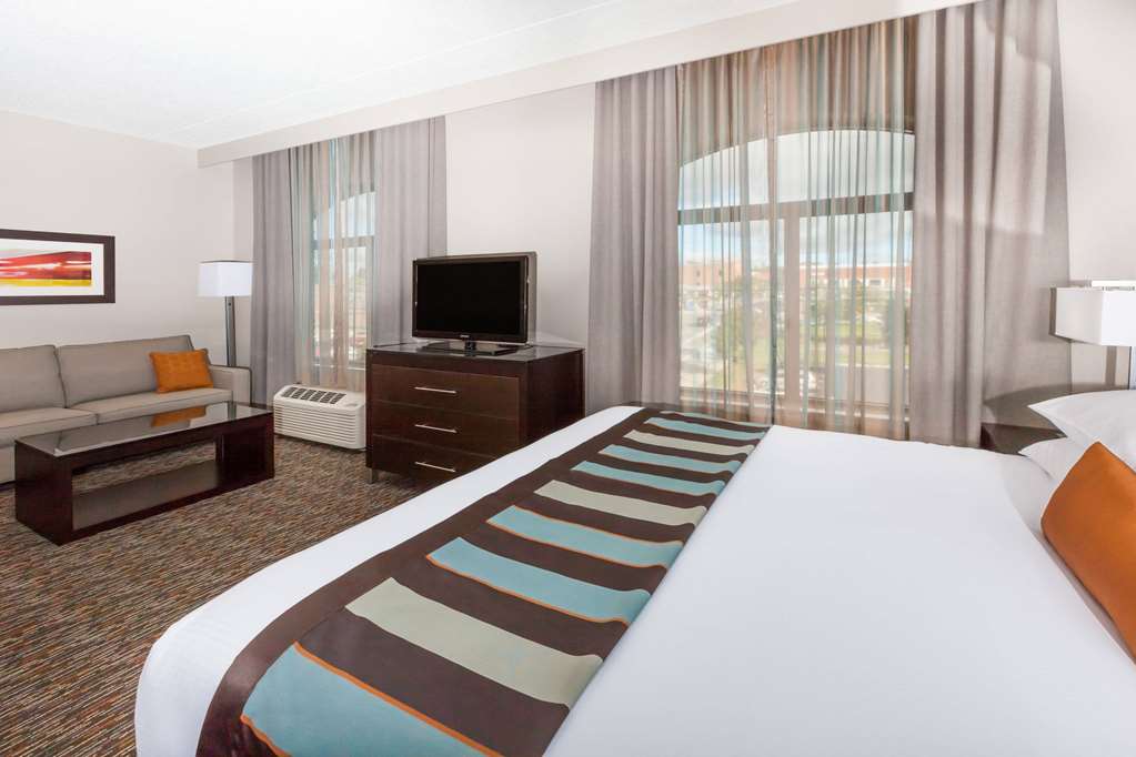 Wingate by Wyndham Sylvania Toledo - photo 12