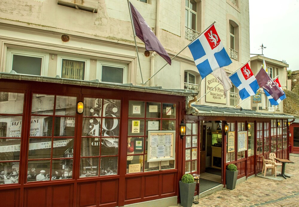 Hotel De La Porte Saint Pierre in Saint-Malo, France