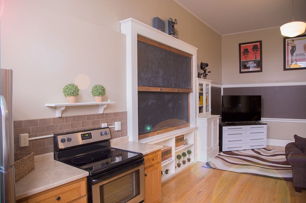 School 31 Lofts at Colors Studios - photo 38
