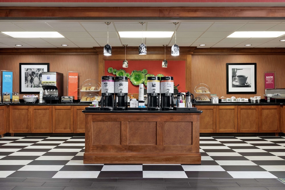 Hampton Inn & Suites Frederick Fort Detrick - photo 36