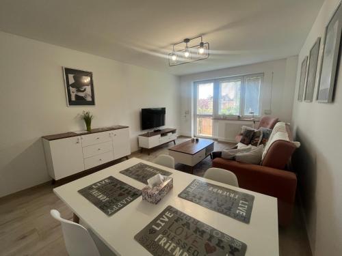 Apartament z balkonem - last minute hotel in Lask