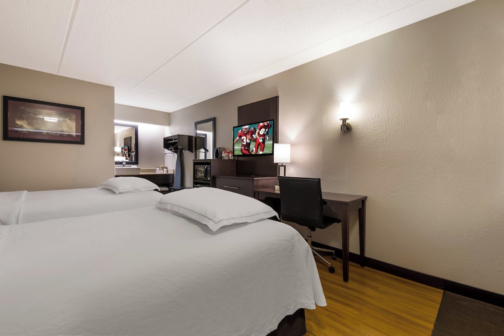 Red Roof Inn PLUS Nashville Airport - photo 7