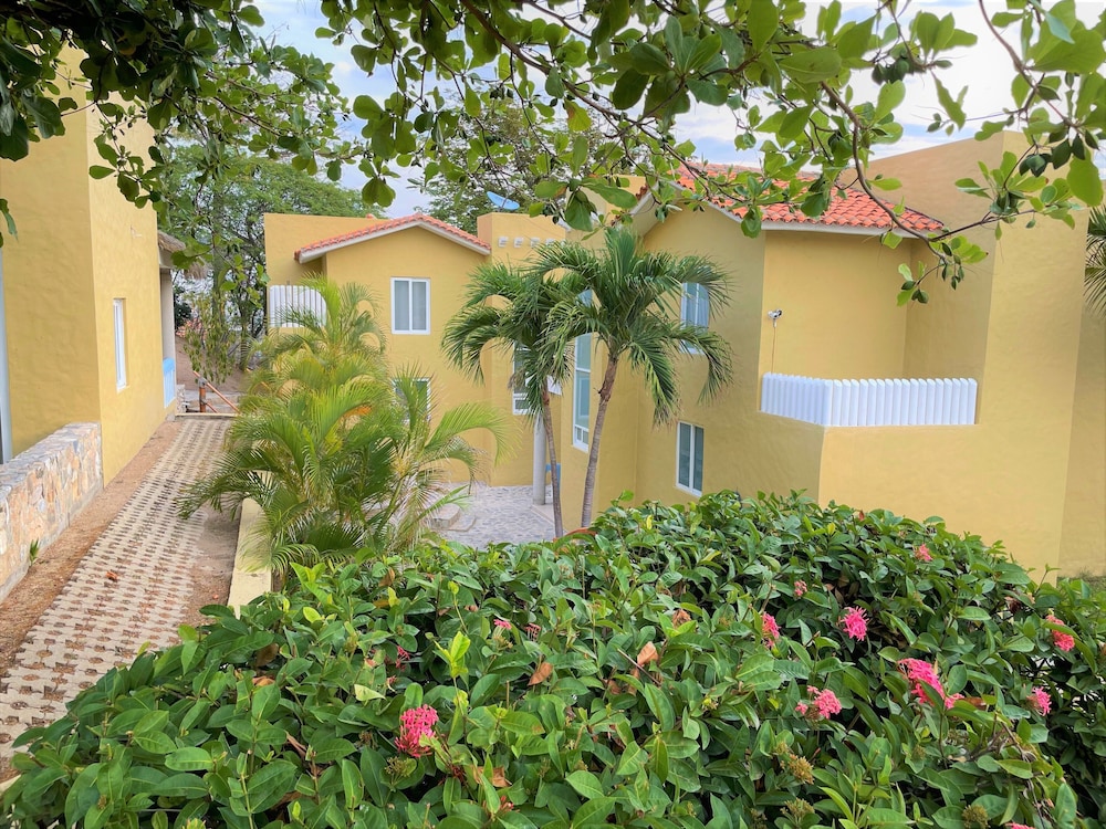 Villas & Resort Luz de Luna in Santa Maria Huatulco, Mexico