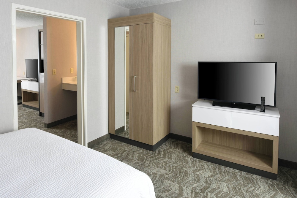 SpringHill Suites Des Moines West - photo 10