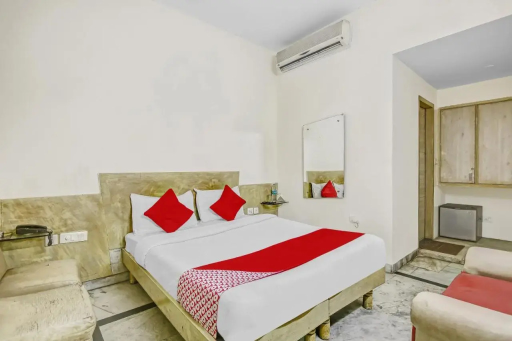 Hotel Crown Continental — Karol Bagh — photo 5