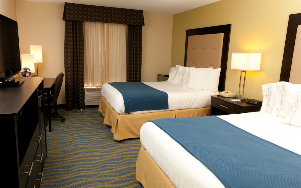Holiday Inn Express & Suites Bloomington Normal an IHG Hotel - photo 5