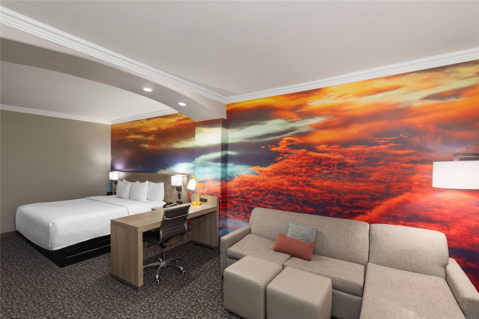 La Quinta Inn & Suites by Wyndham Oklahoma City Moore - photo 32