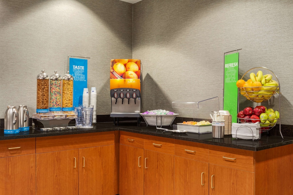 Hampton Inn & Suites Denver Cherry Creek - photo 27