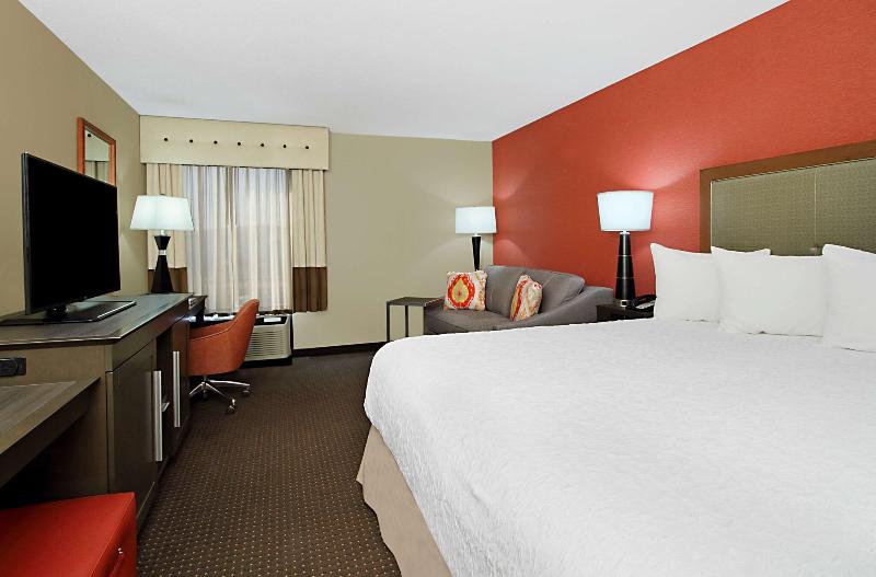 Hampton Inn Columbus Airport - photo 42