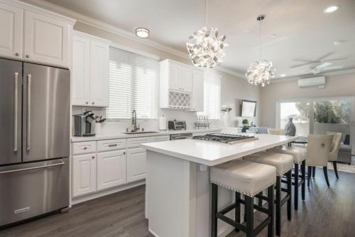 4046 Modern condo in Hillcrest Mission Hills — 4-Star Luxury Hotel in San Diego, United States