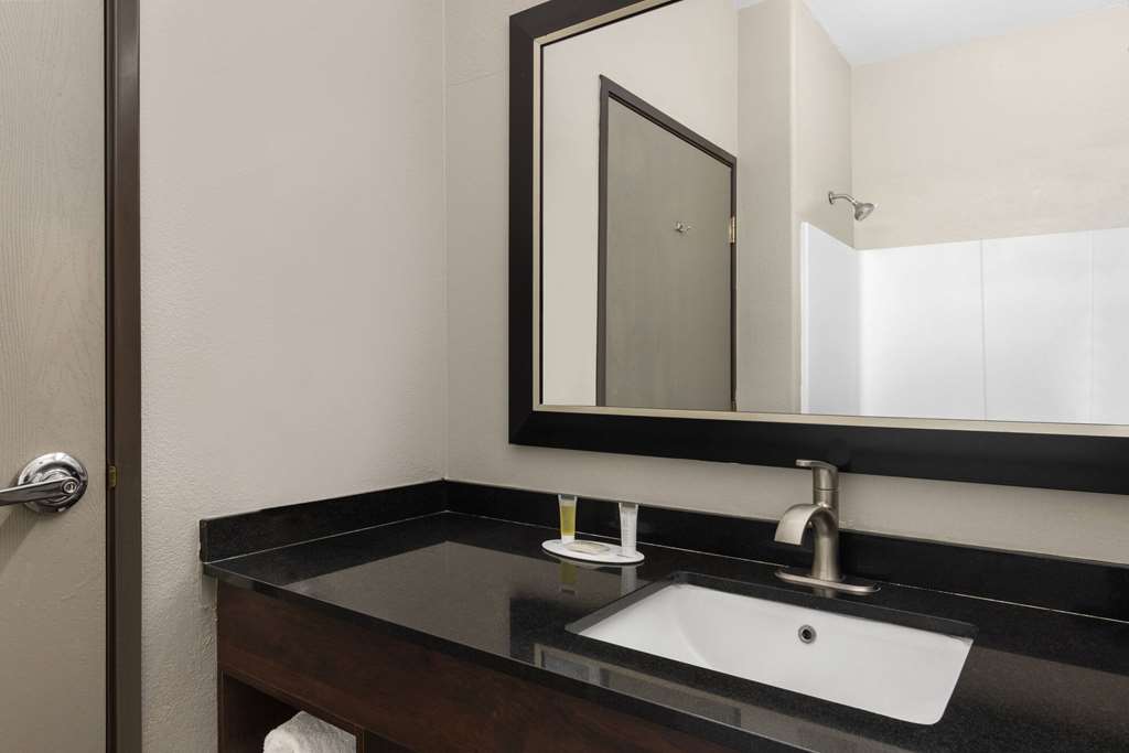 Days Inn & Suites by Wyndham Tucson Marana - photo 49