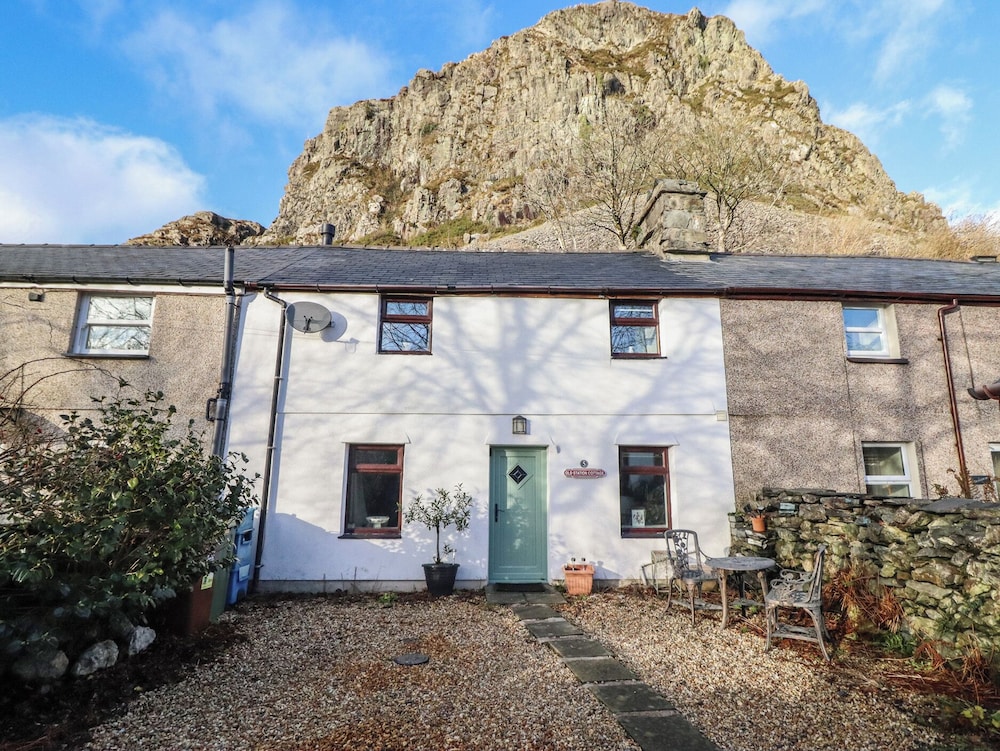 Old Station Cottage — 4-Star Luxury Hotel in Blaenau-Ffestiniog, United Kingdom