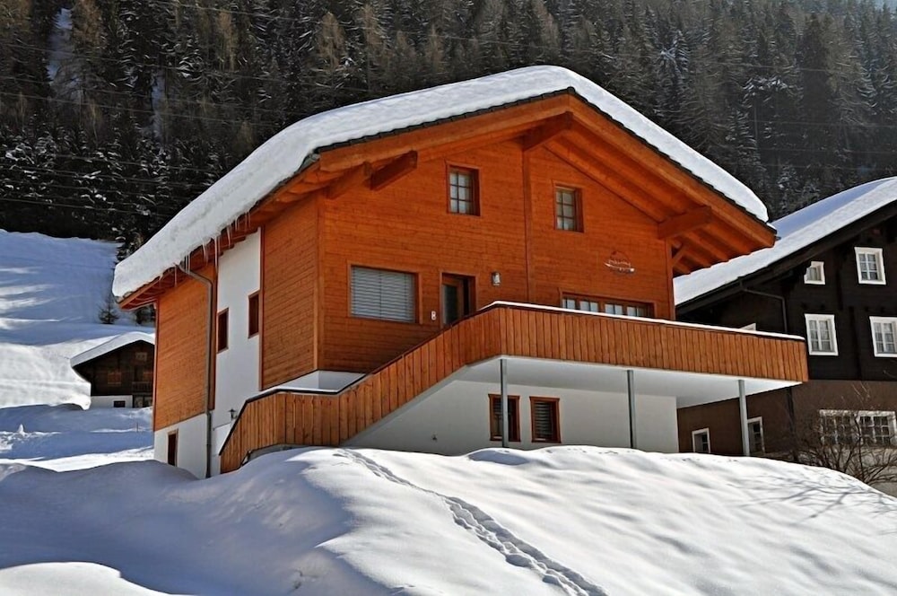 Marjo Ug in Unknown City, Switzerland