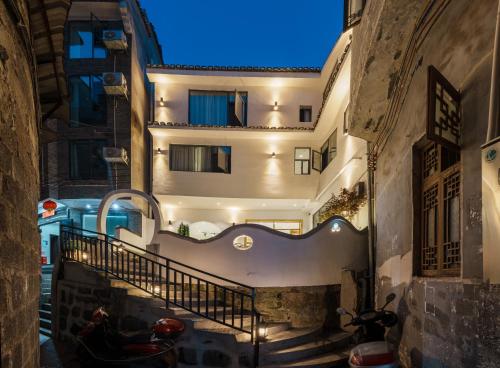 Gafanmeisu in Fenghuang, People's Republic of China