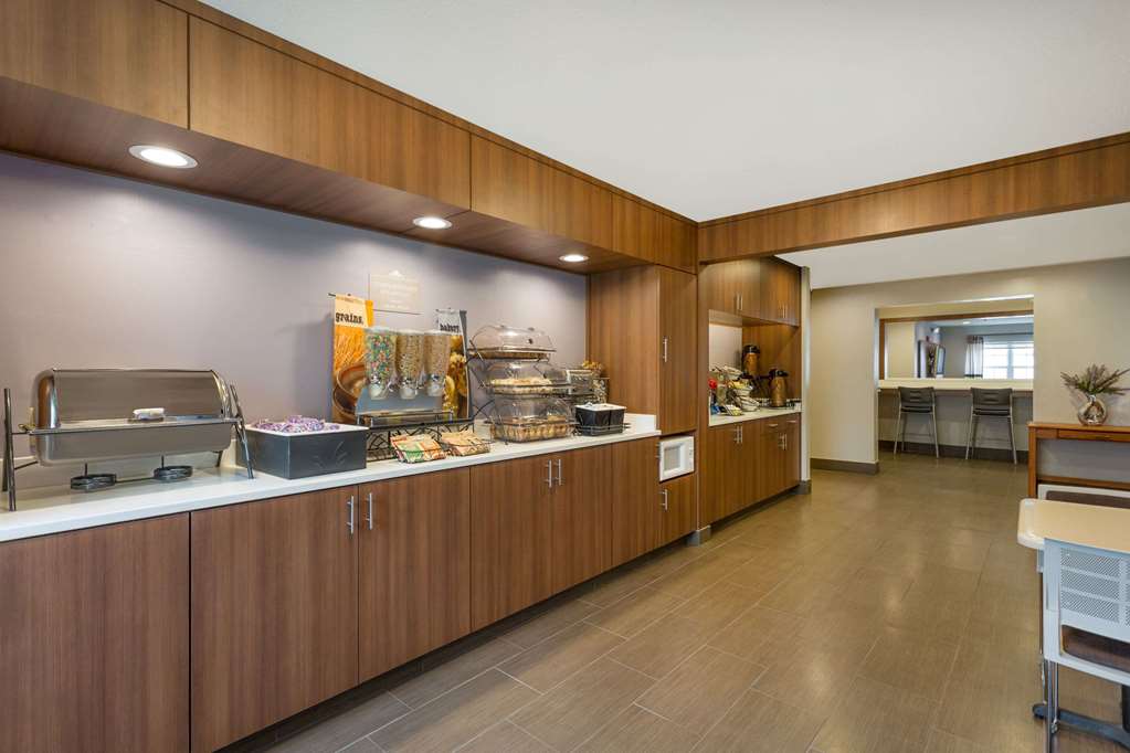 Microtel Inn & Suites by Wyndham Richmond Airport - photo 16