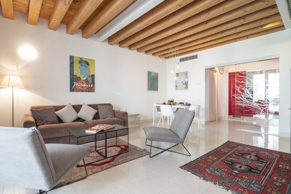 Ca' degli Archi 2 — 4-Star Luxury Hotel in Venice, Italy