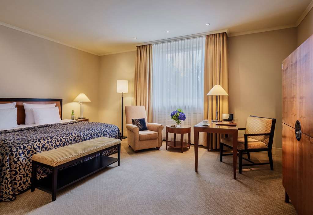 Nassauer Hof Wiesbaden - Deluxe double room