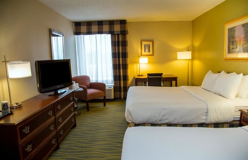 Ramada Plaza Rochester Airport - photo 27