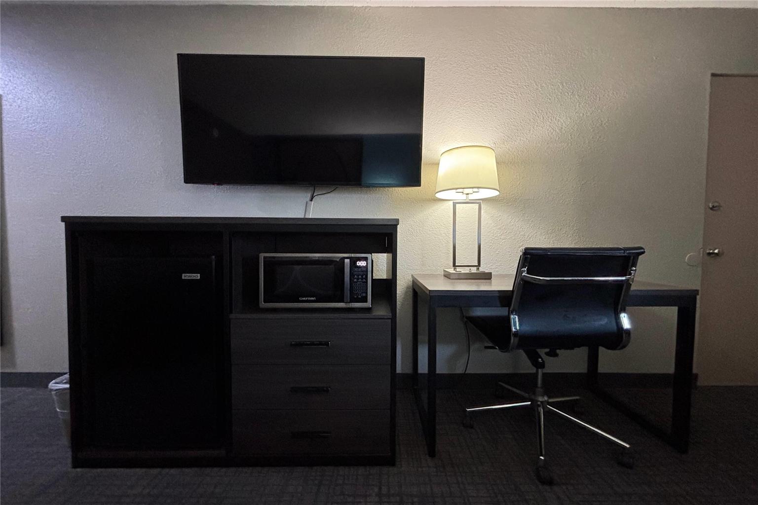 Super 8 by Wyndham Belleville St. Louis Area - photo 17