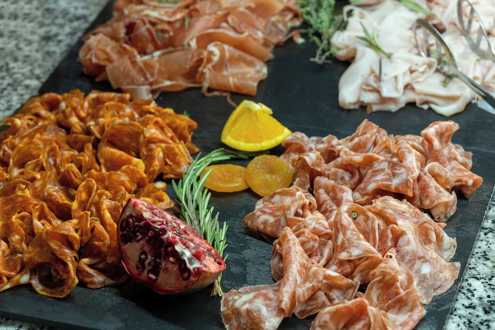 מזון ומשקאות