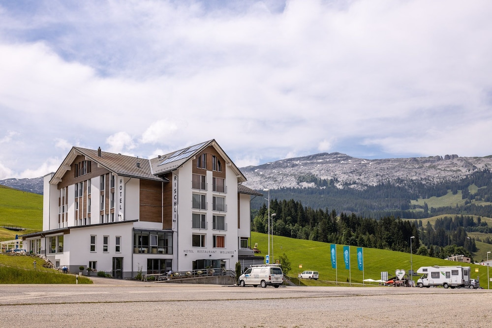 Hotel Rischli — hotel in Fluehli