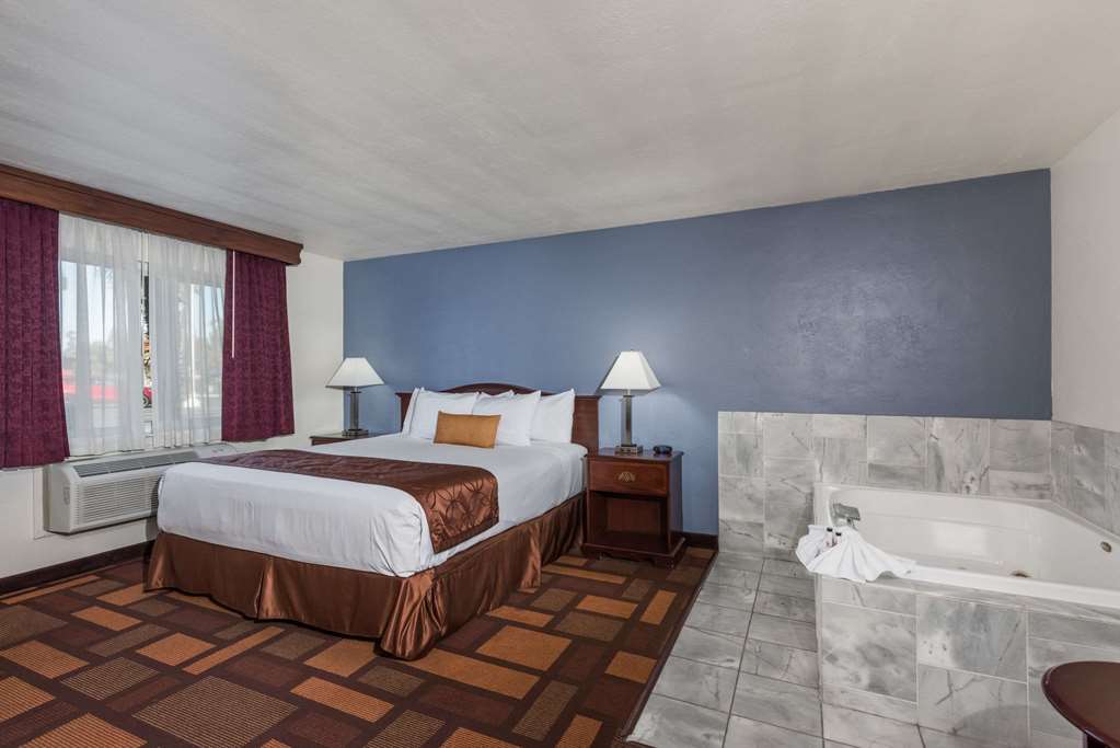 Days Inn & Suites by Wyndham Lodi - photo 13