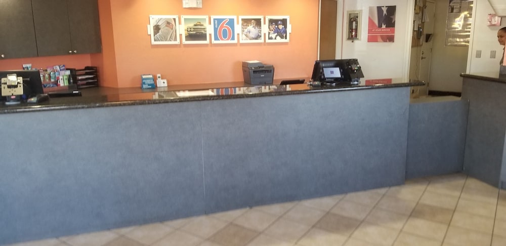 Rodeway Inn & Suites Thousand Palms Rancho Mirage - photo 27