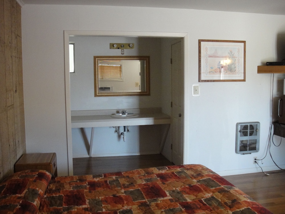 The Hills Motel - photo 5