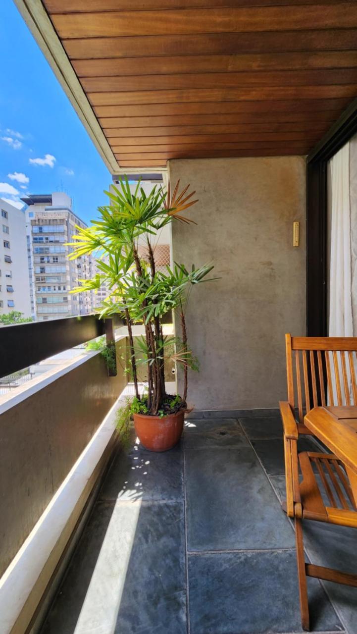 Lorena Residence Cozy Flat with Balcony — 4-Star Luxury Hotel in Sao Paulo, Brasil